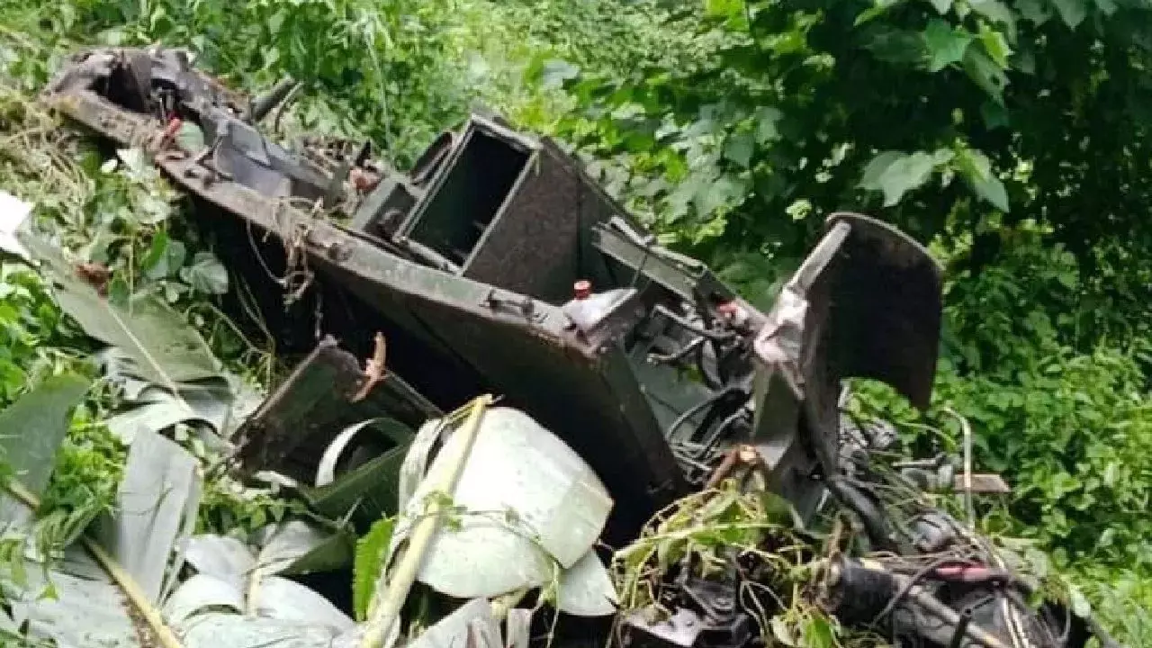 Sikkim Accident: अचानक खाई में गिरा सेना का ट्रक, सिक्किम में 4 जवानों की मौत
