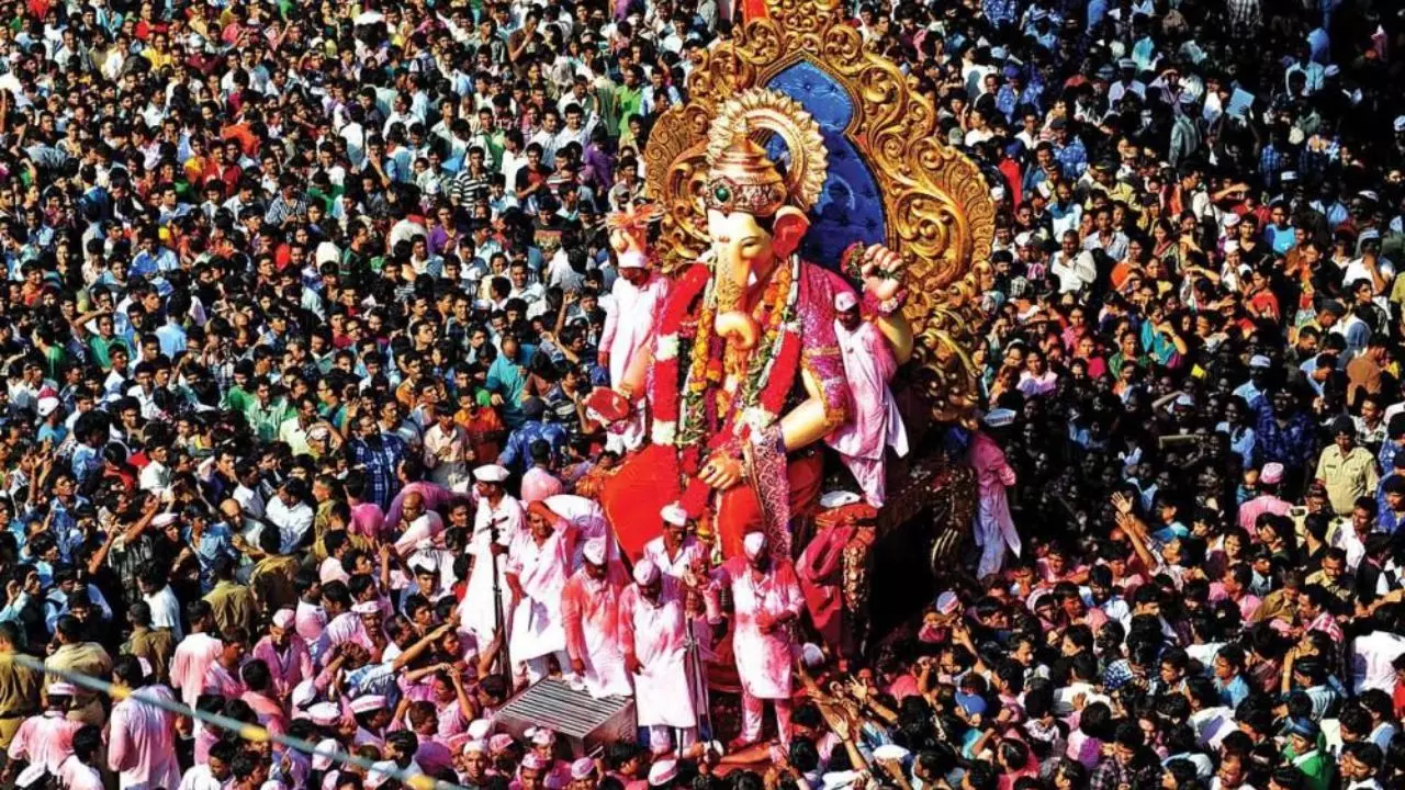 Ganesh Chaturthi 2024: मंबई के इन जगहों पर होता है गणपति बप्पा का धूमधाम से स्वागत, तुरंत बनाएं दर्शन का प्लान