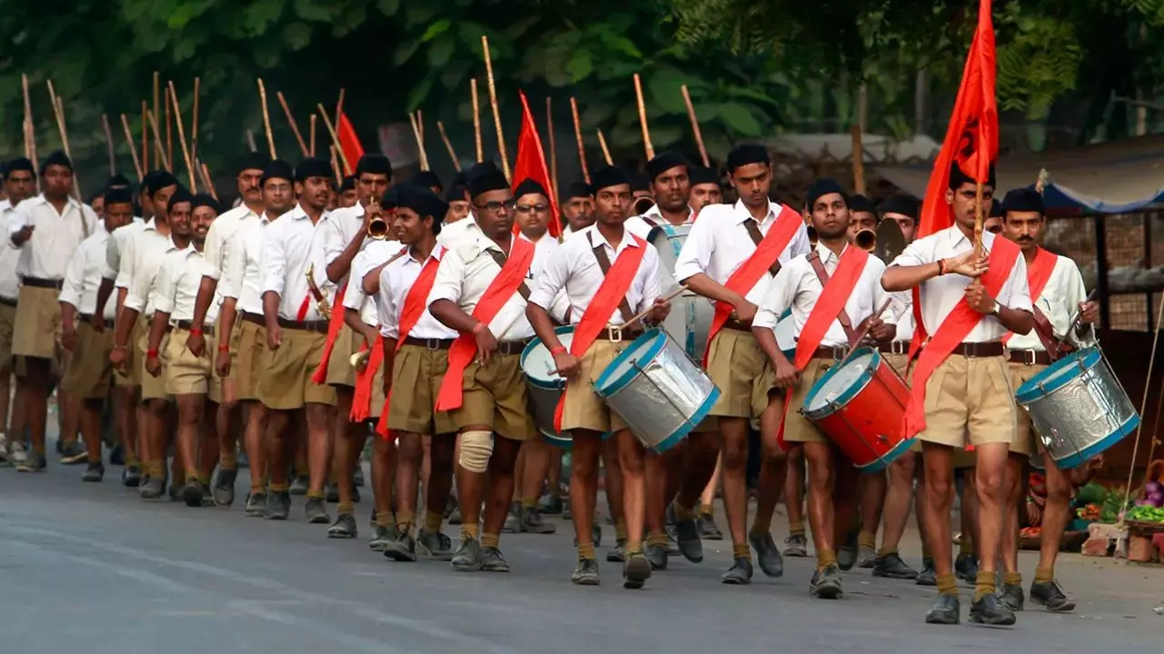 कर्मचारियों को RSS की शाखा में जाने पर रोक नहीं, धामी सरकार का फैसला