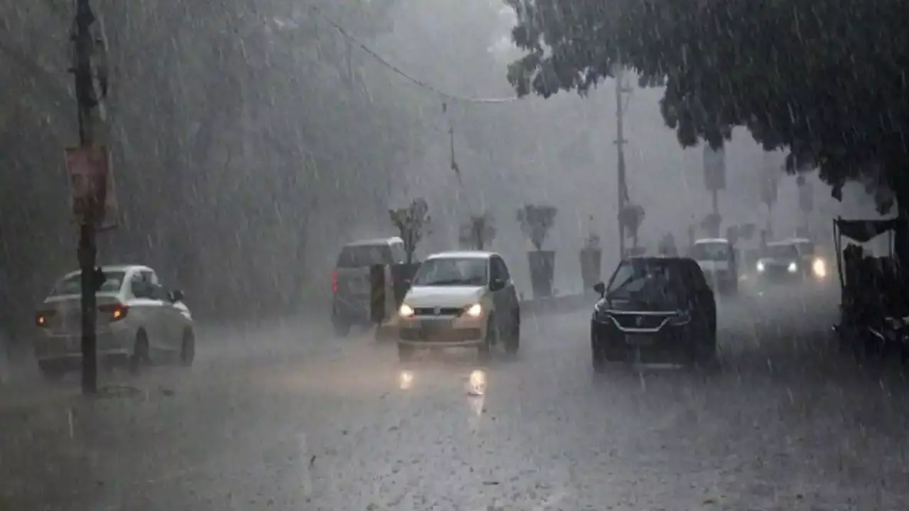 पंजाब में कब होगी बारिश, मोहाली से अमृतसर तक गर्मी के मारे बुरा हाल