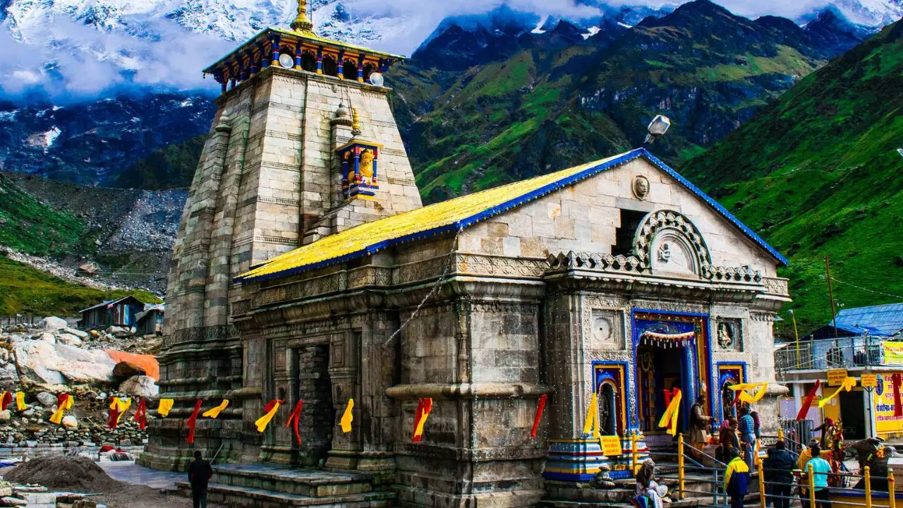 केदारनाथ धाम की यात्रा शुरू, लैंडस्लाइड की वजह से बंद हुआ था रास्ता