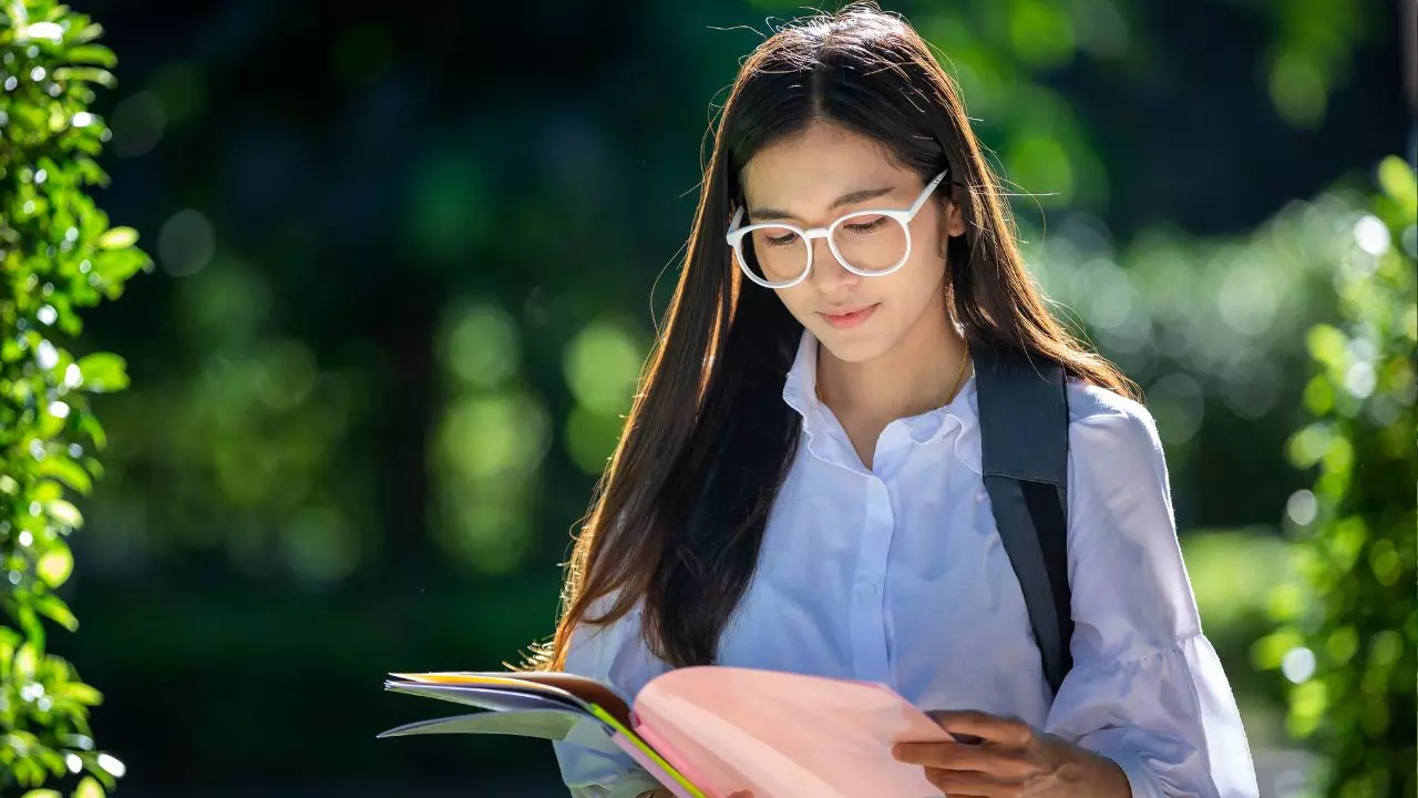 CBSE Exams 2025: 10वीं और 12वीं की तैयारी होगी आसान, इस डायरेक्ट लिंक पर जाकर  सैंपल पेपर और मार्किंग स्कीम करें चेक