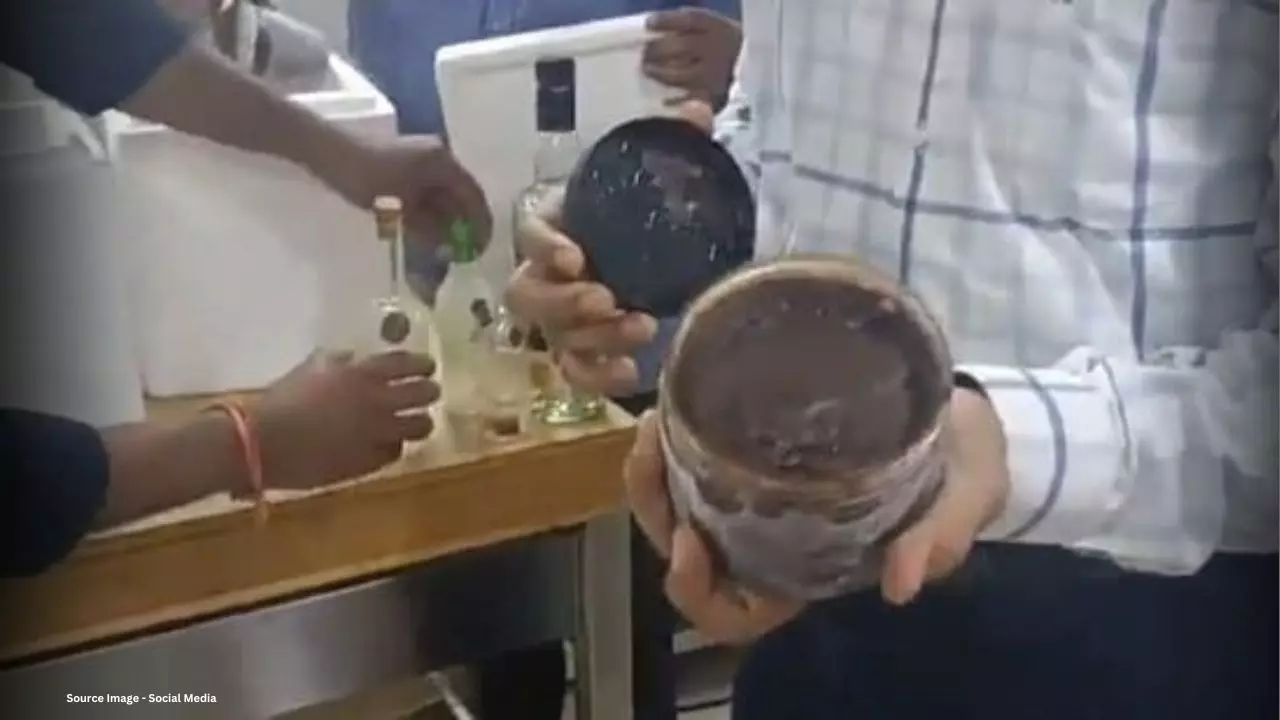 Whiskey-ice cream racket: व्हिस्की आइसक्रीम का भंडाफोड़, आबकारी विभाग ने पार्लर पर मारा छापा, देखिए पूरी रिपोर्ट